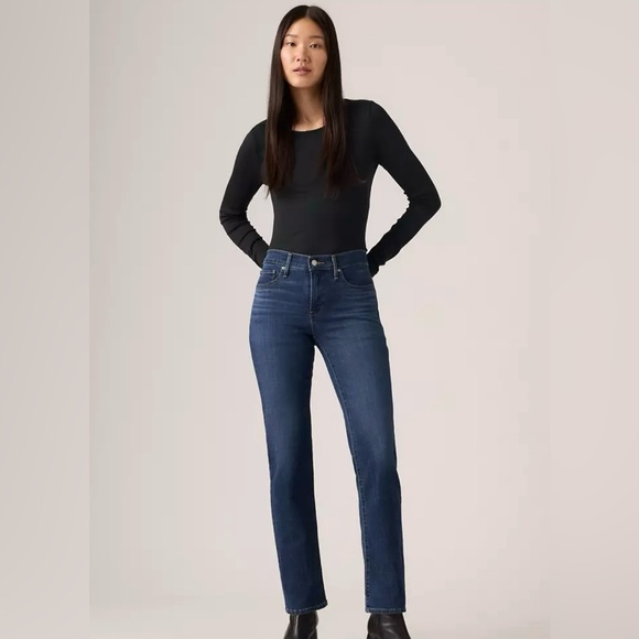 Levi’s 314 Shaping Straight Women’s Jeans Size 33 Dark Wash Denim Midrise - Picture 1 of 9